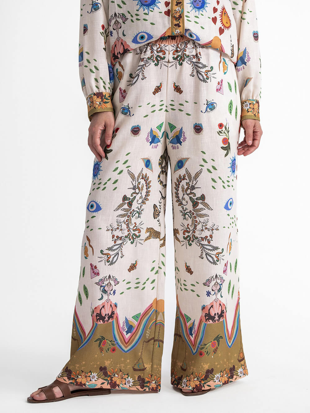 Features Ethnic Print Loose Elastic Waist Pants