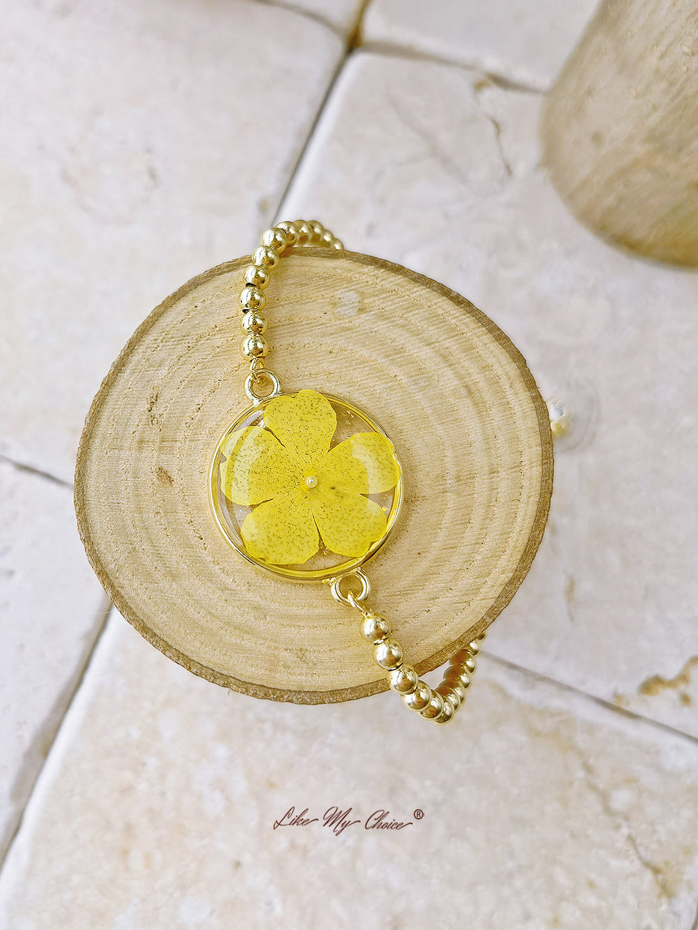 Yellow Epoxy Embossed Round Bracelet