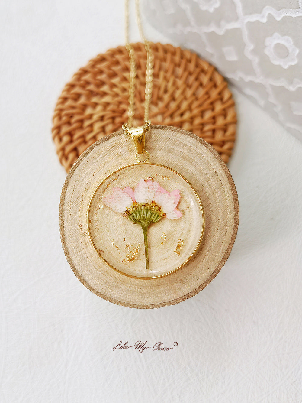 Blushing Daisy Resin Floral Necklace