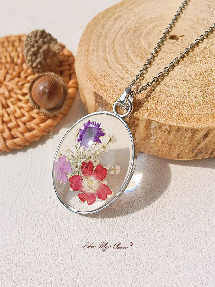 Resin Pendant Necklace With Exotic Bouquet Dried Flowers