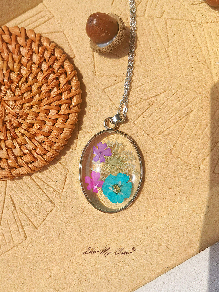 Resin Pendant Necklace With Larkspur Blue Galsang Flower