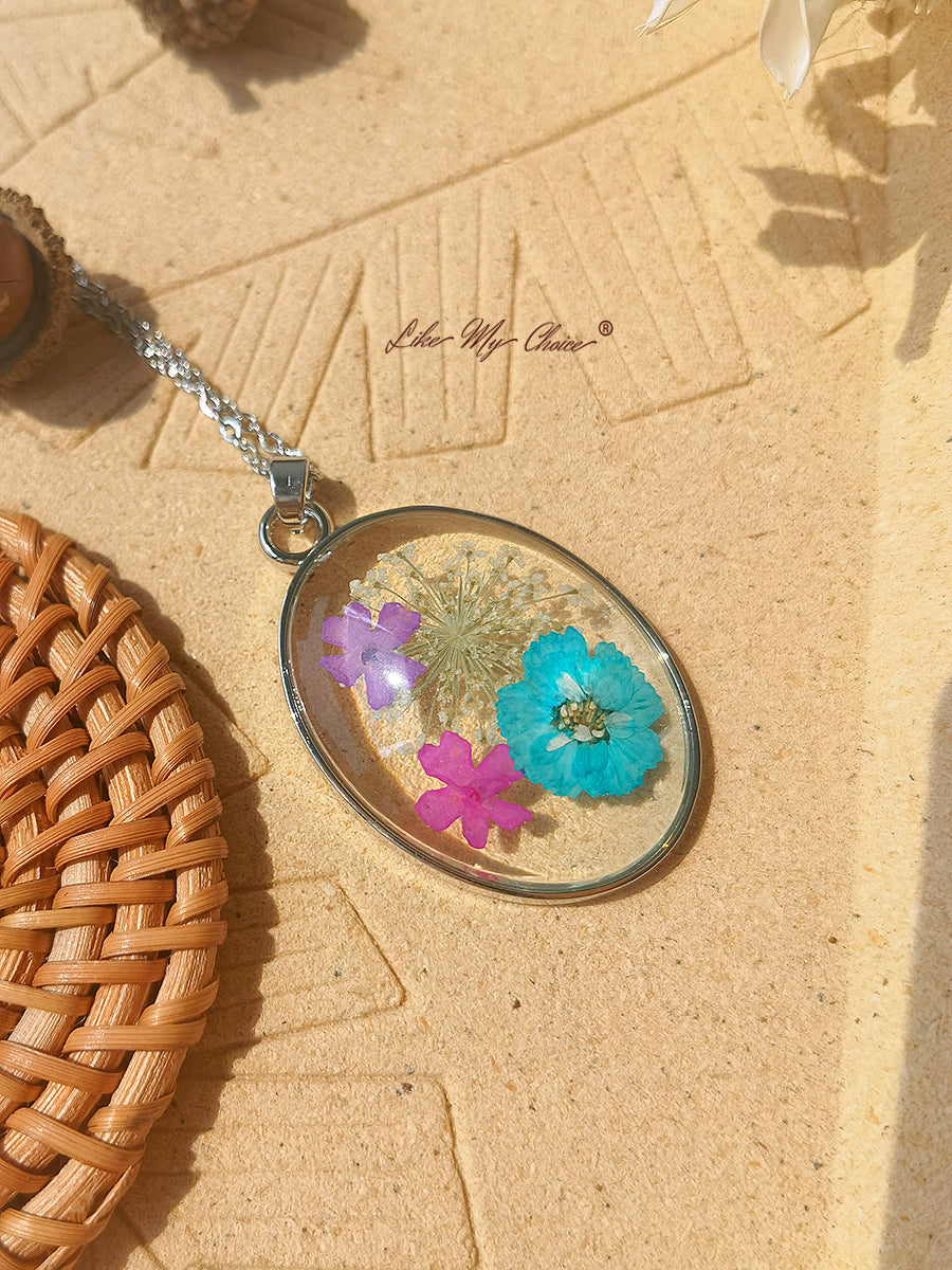 Resin Pendant Necklace With Larkspur Blue Galsang Flower