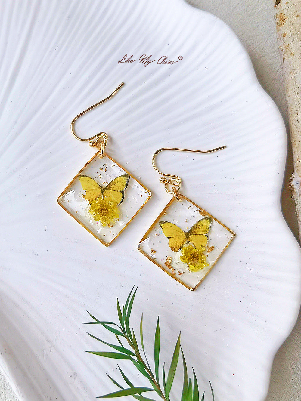 Gypsophila Dried Flower Butterfly Square Earrings