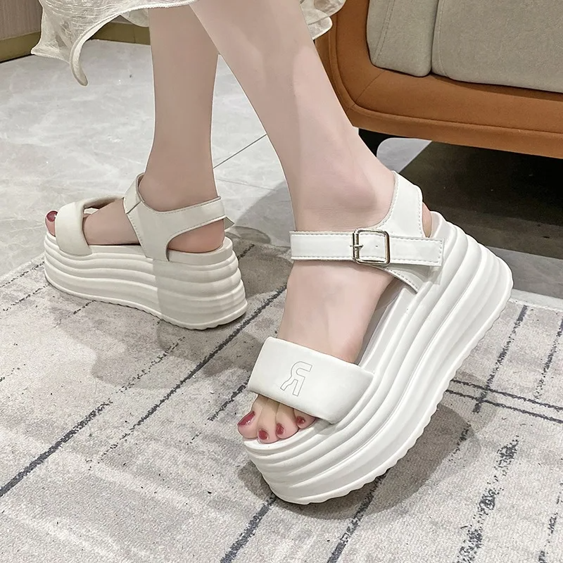 RetroRelax Chunky Sandals