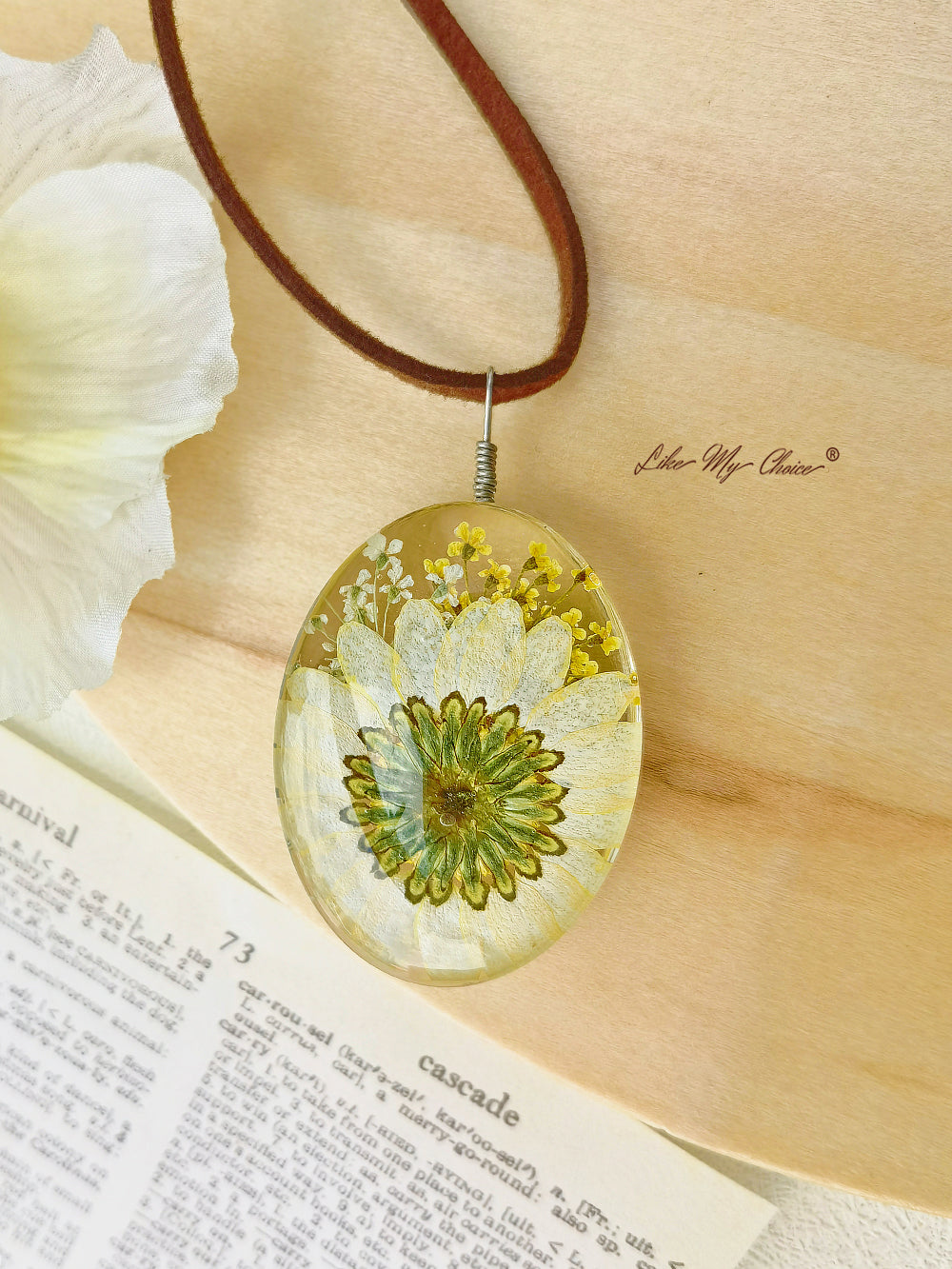 Dried Flower Necklace Double Sided Preserved Flower Daisy Pendant