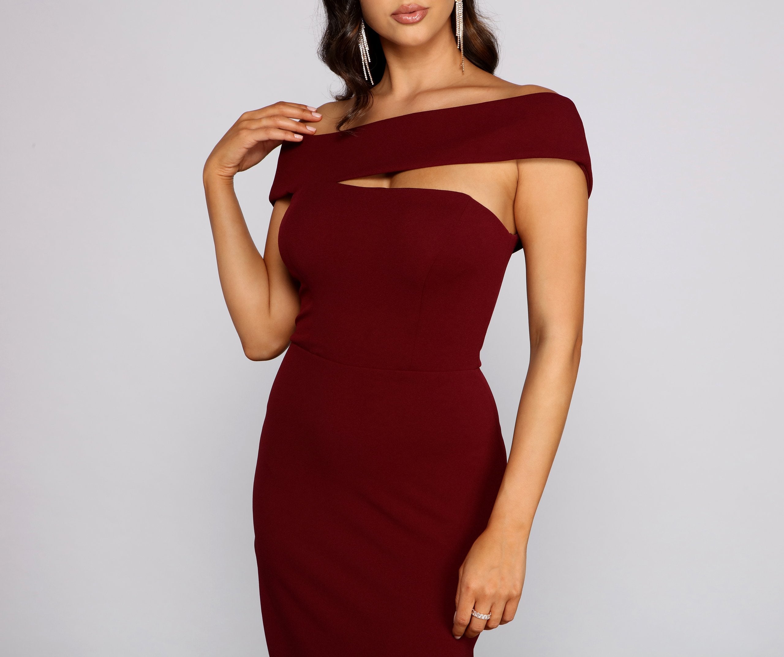 Rylee Formal Off the Shoulder Crepe Dress - Lady Occasions