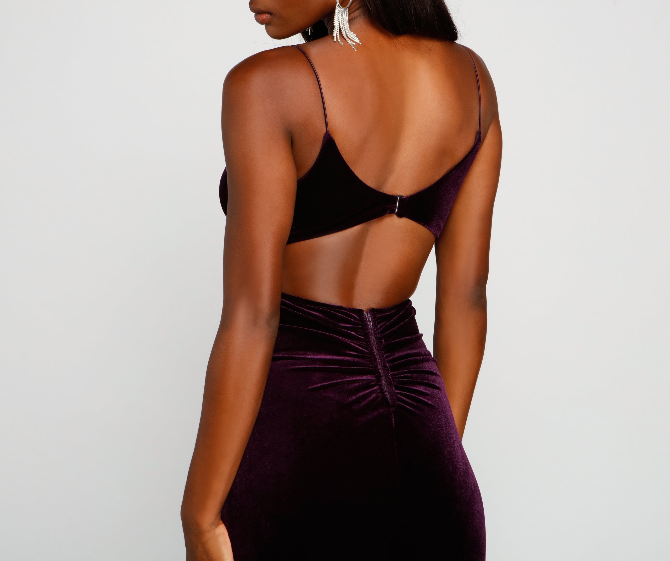 Cassia Formal Open-Back Velvet Dress - Lady Occasions