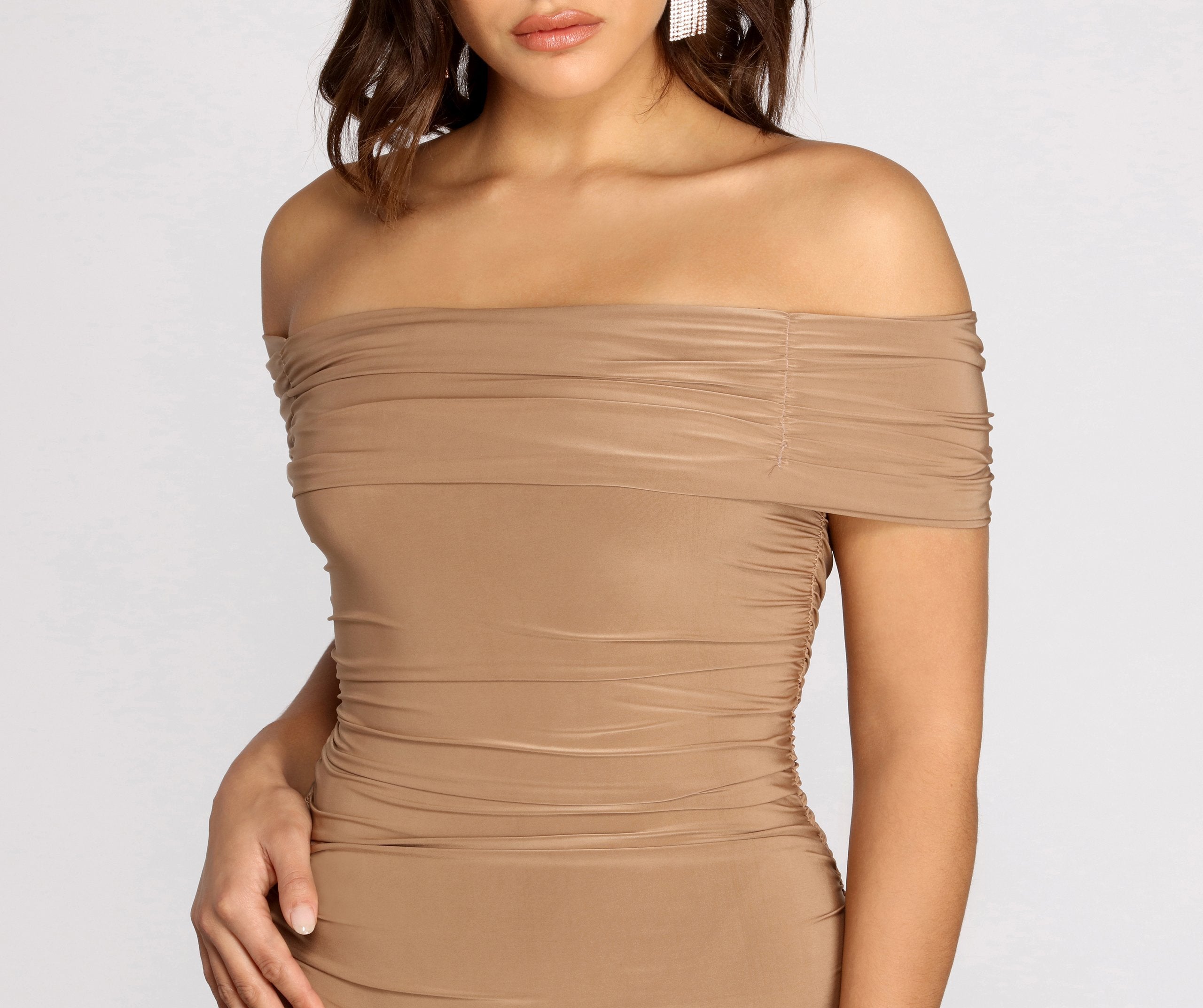 Off Shoulder Ruched Midi Dress - Lady Occasions