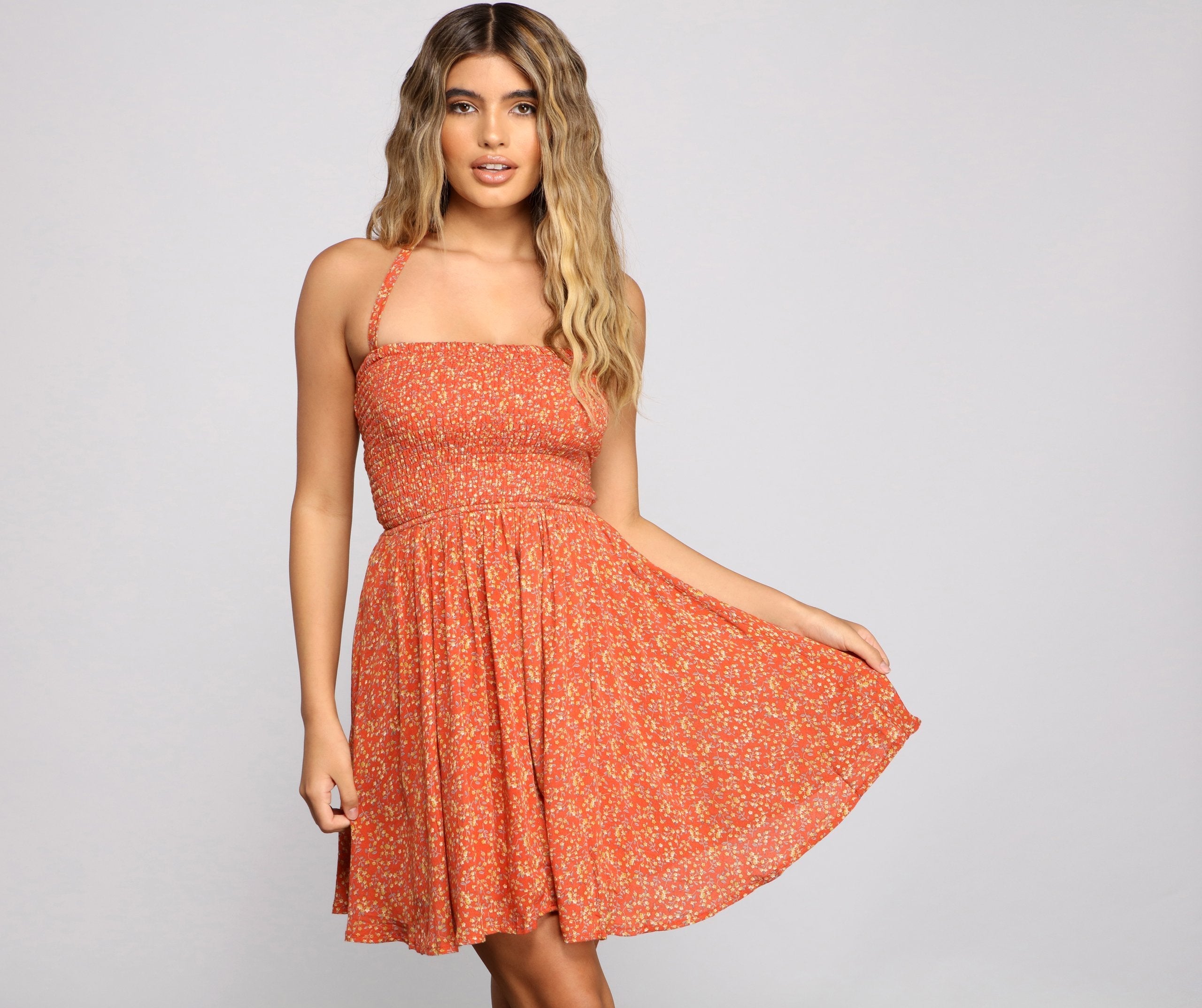 Flowy Floral Woven Halter Dress - Lady Occasions