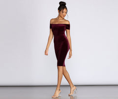 Lustrous Velvet Dress - Lady Occasions