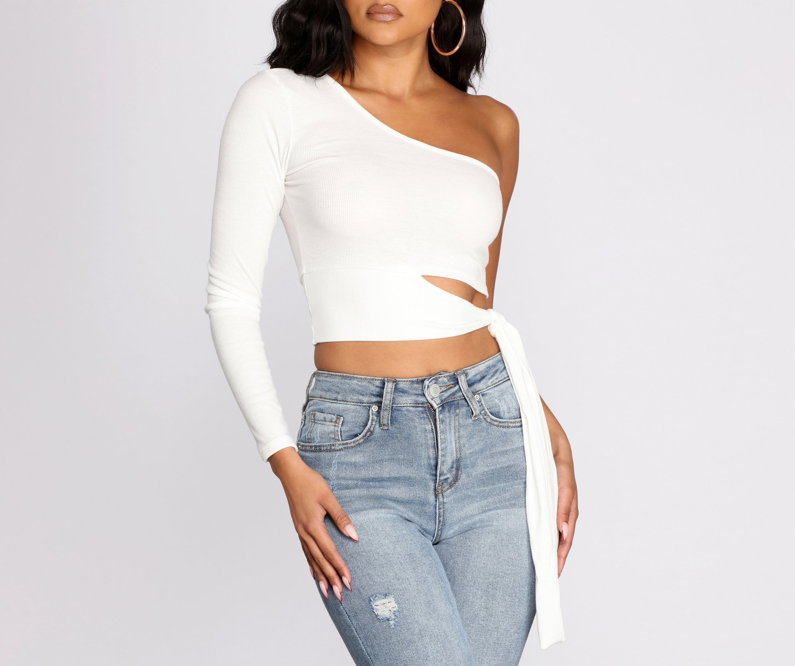 Single Sleeve Ribbed Crop Top