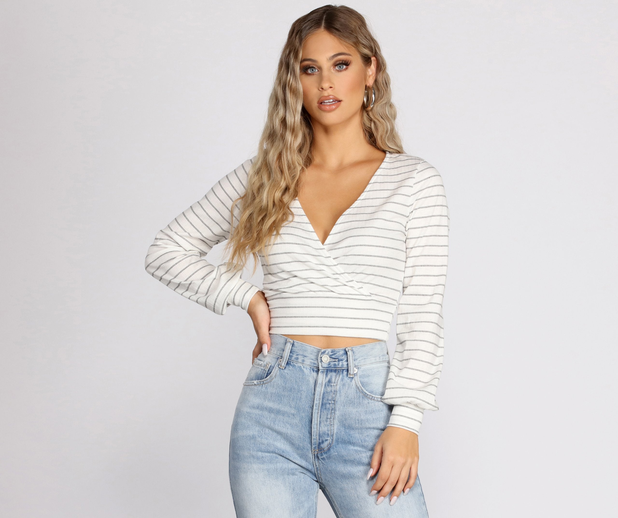 Cute And Casual Striped Ribbed Crop Top - Lady Occasions