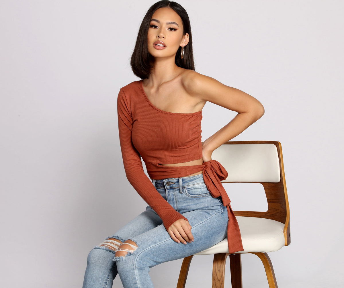 Single Sleeve Ribbed Crop Top