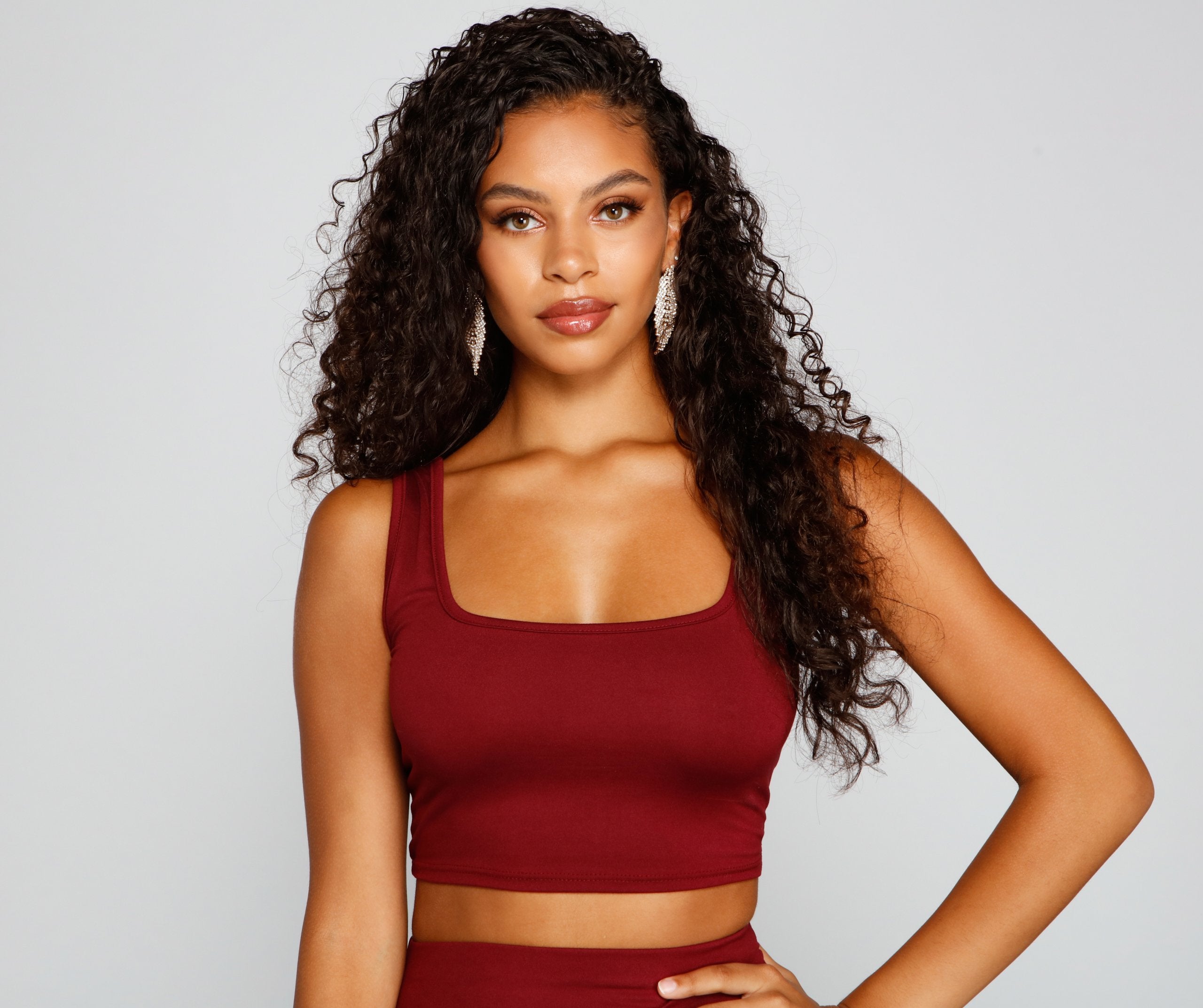 Chic And Basic Cropped Tank - Lady Occasions