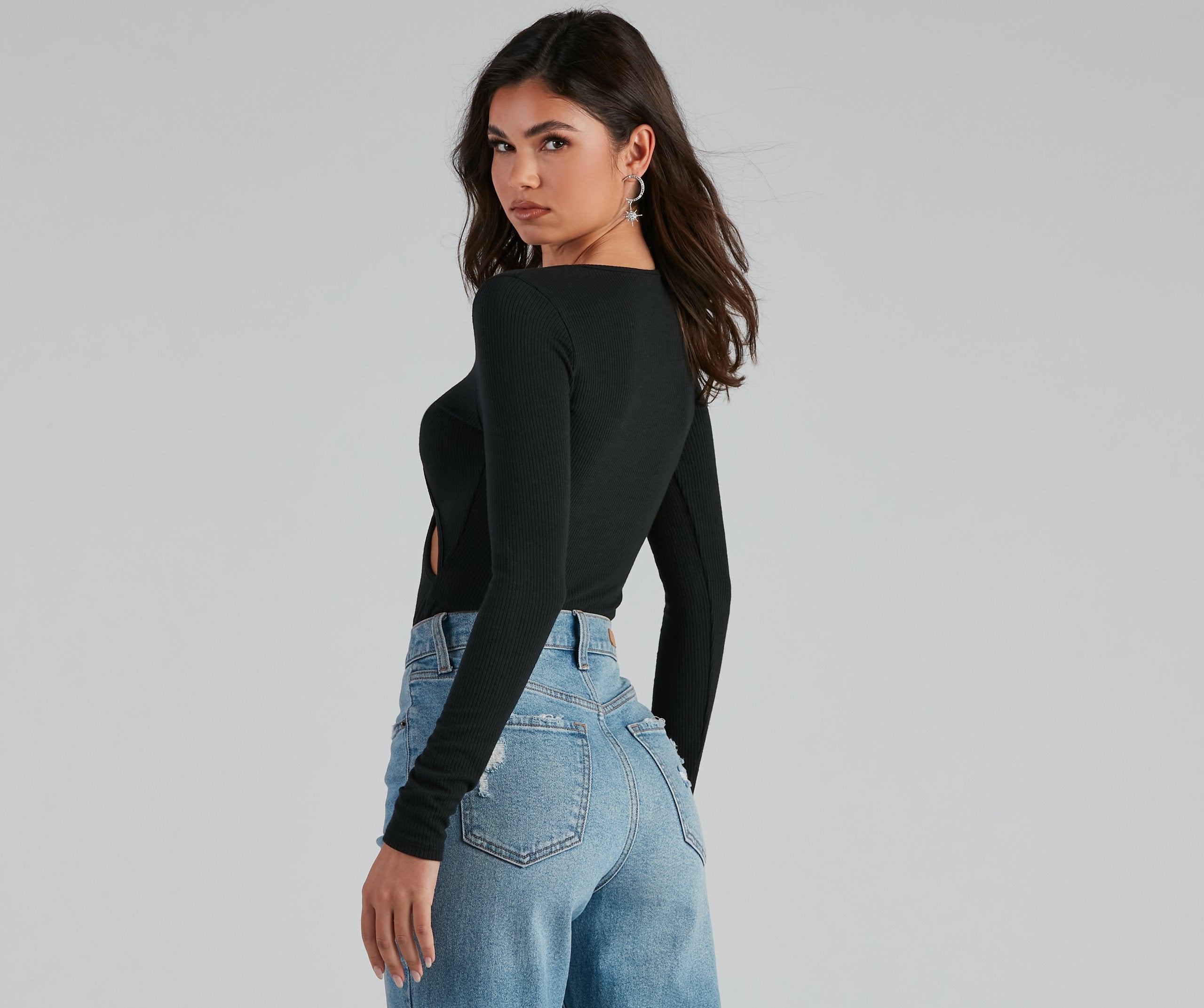 Chic Keyhole Cutout Long Sleeve Bodysuit - Lady Occasions