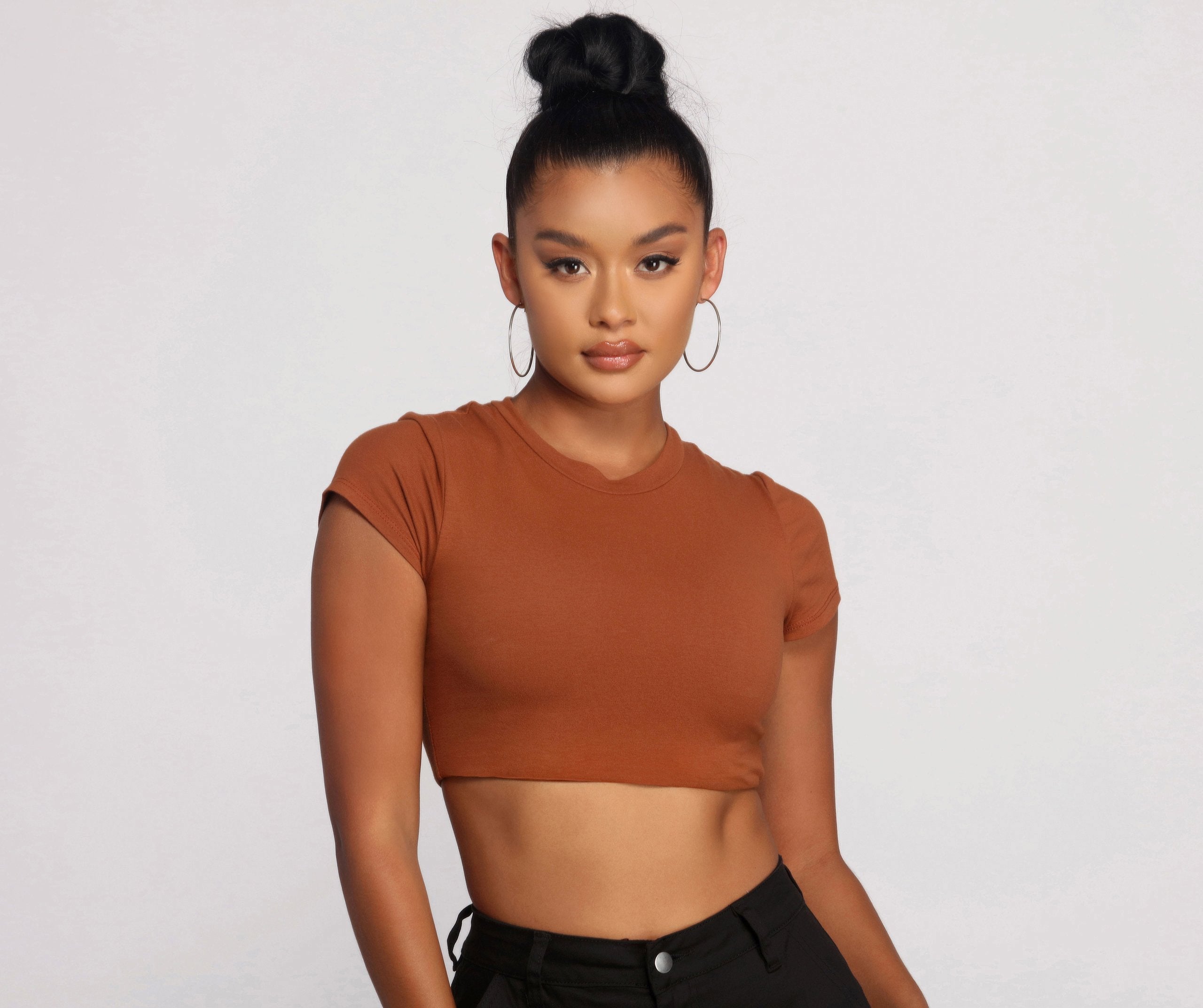 Sweet And Simple Short Sleeve Crop Top - Lady Occasions