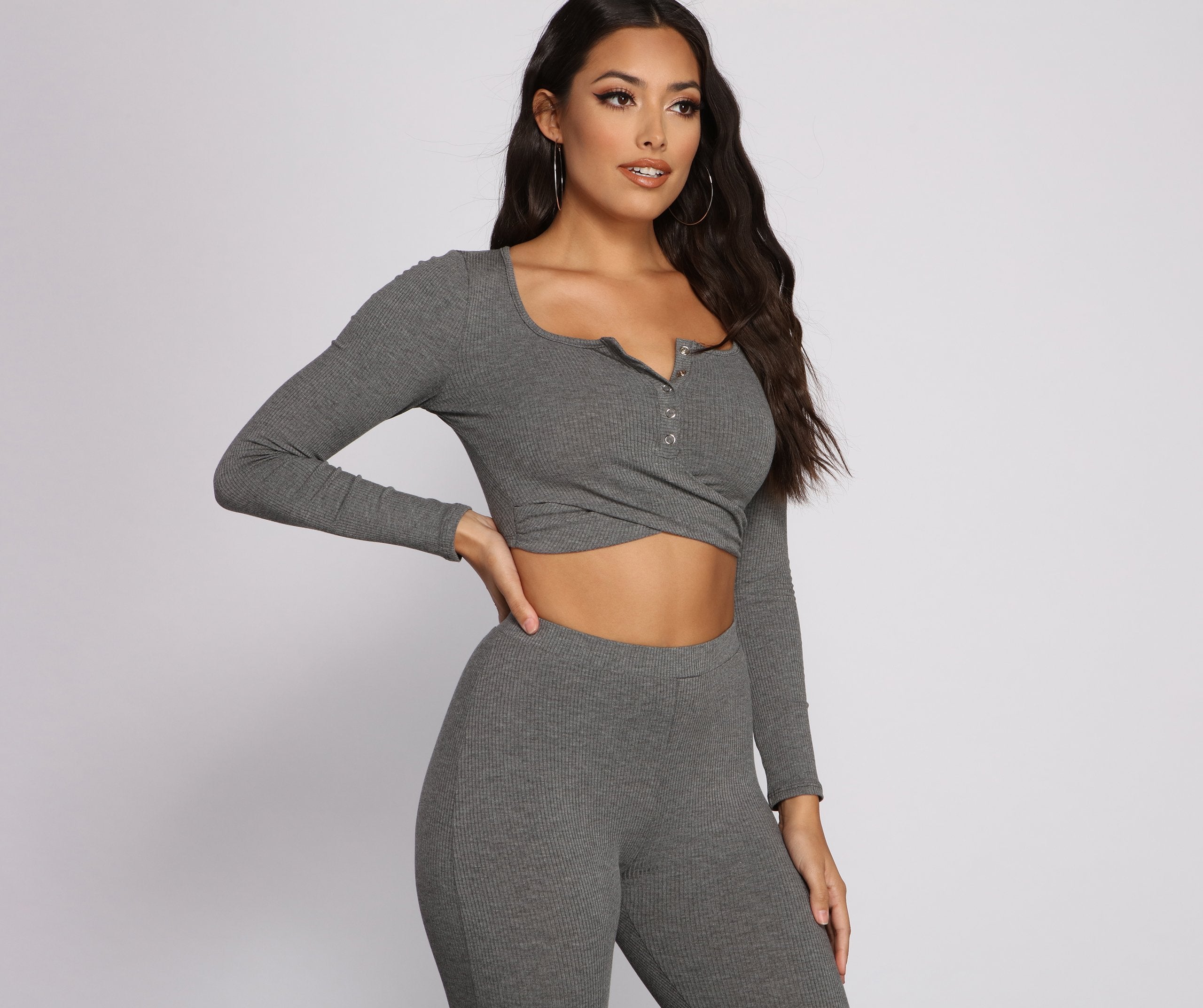 Ribbed Knit Henley Crop Top - Lady Occasions