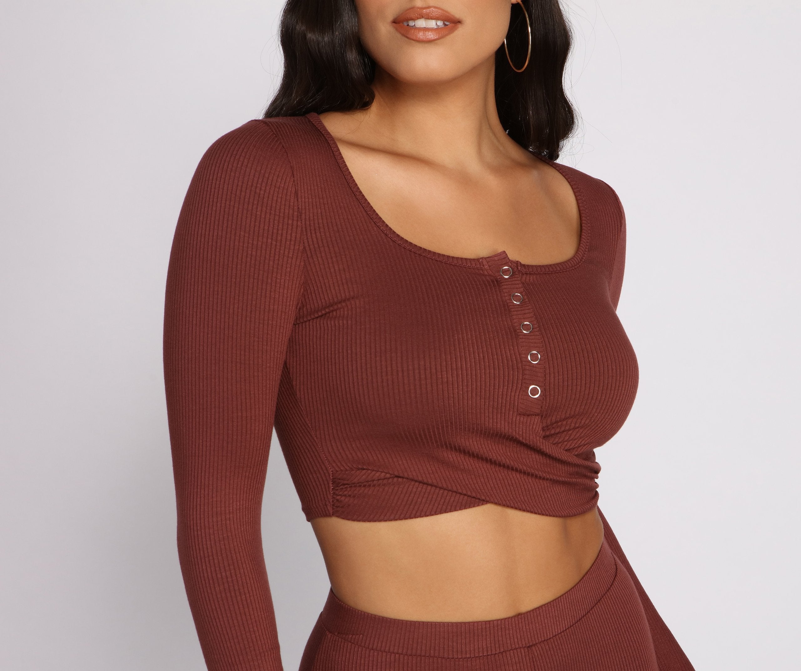 Ribbed Knit Henley Crop Top - Lady Occasions