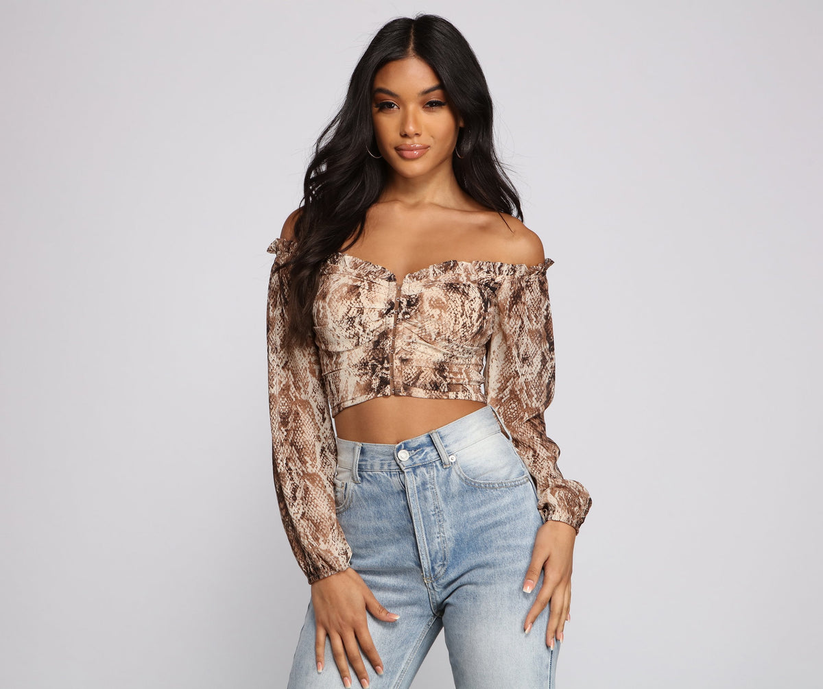 Trendy Stunner Snake Print Crop Top - Lady Occasions