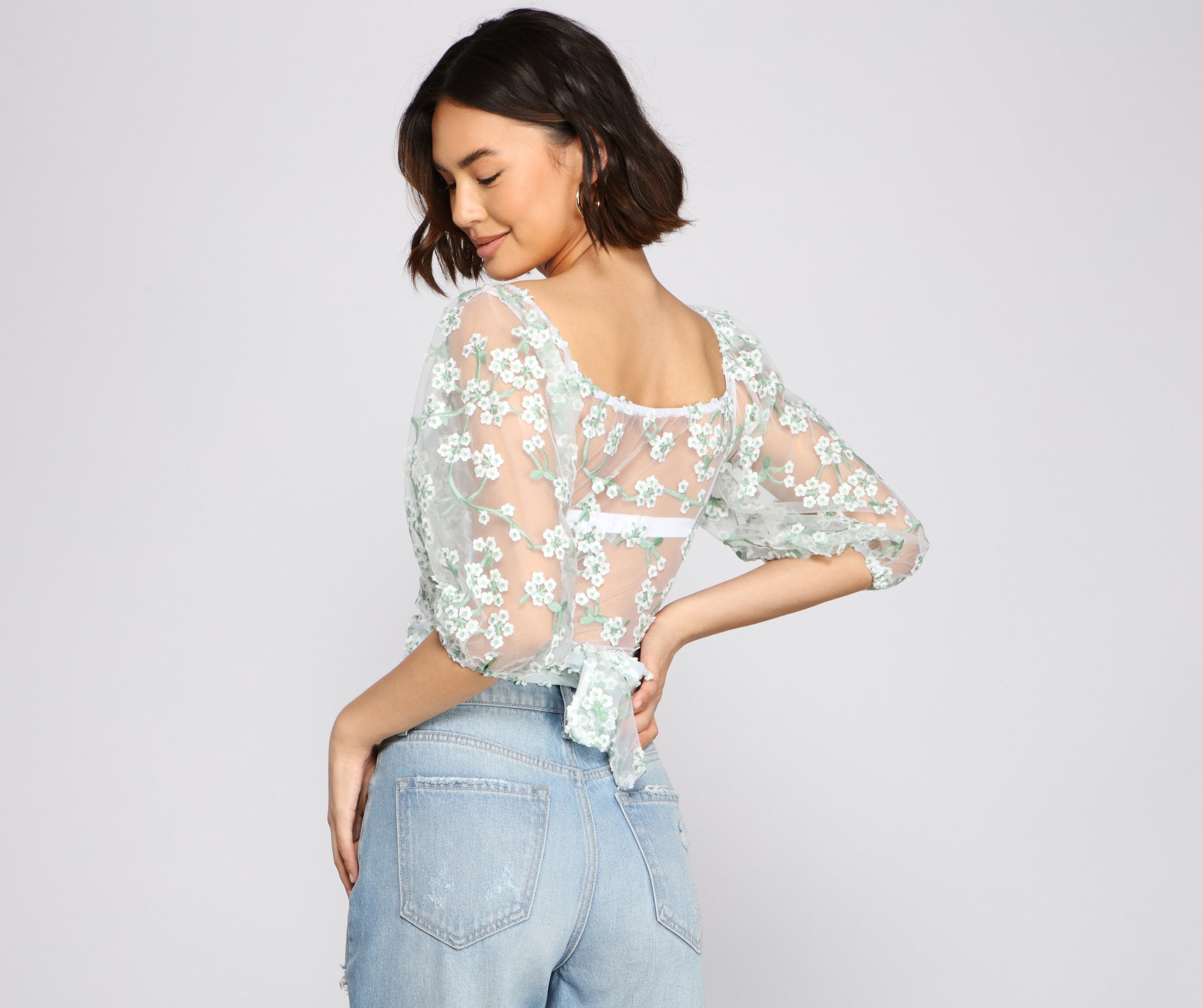 Effortlessly Embroidered Floral Crop Top - Lady Occasions