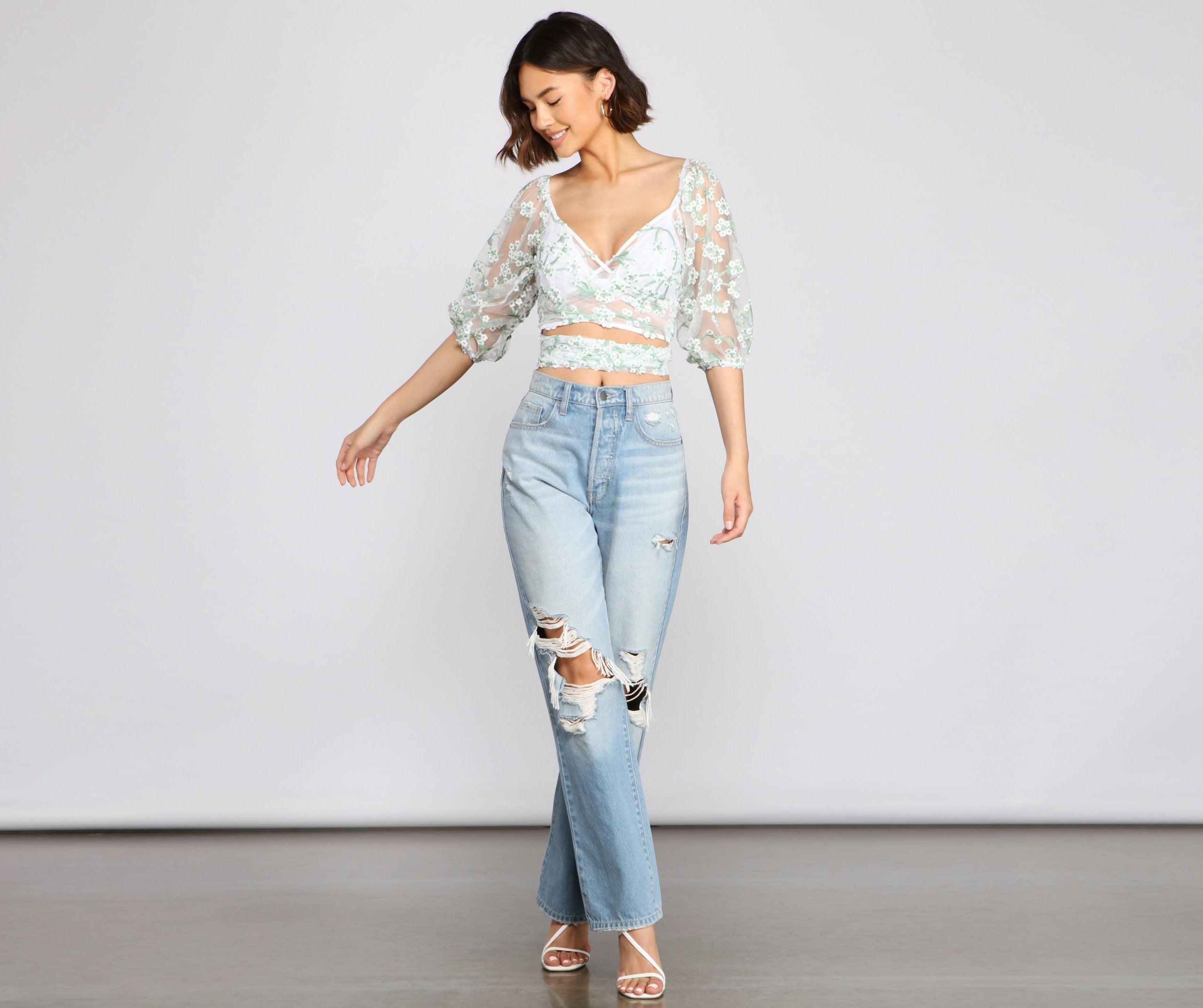 Effortlessly Embroidered Floral Crop Top - Lady Occasions