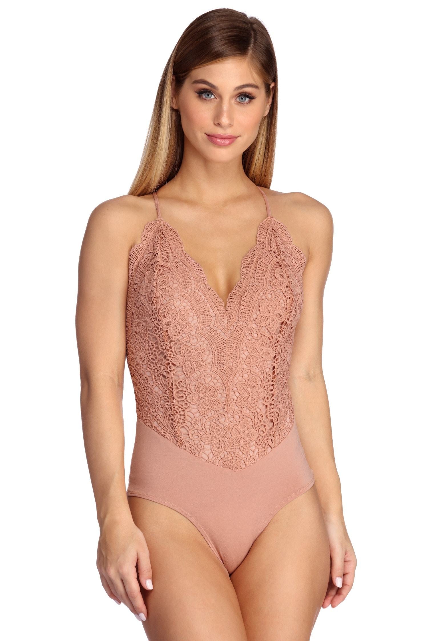 Scalloped Lace Bodysuit - Lady Occasions