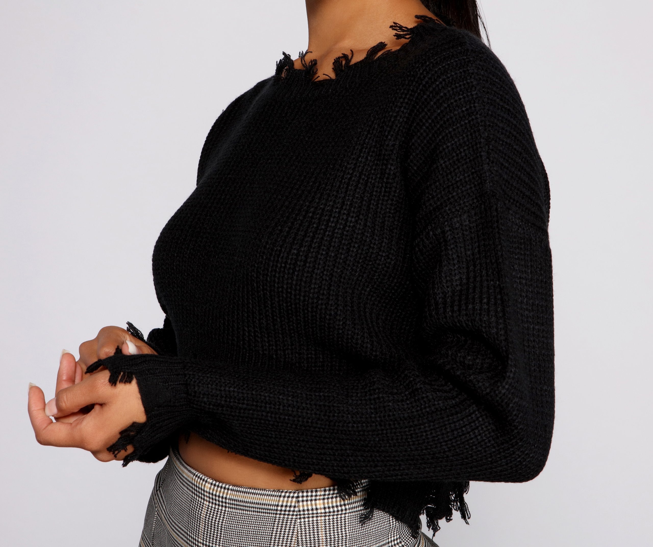 Stylishly Distressed Cropped Sweater - Lady Occasions