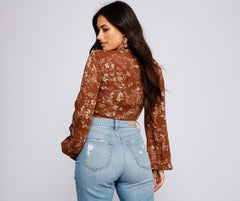 Caught In A Floral Gaze Crop Top - Lady Occasions