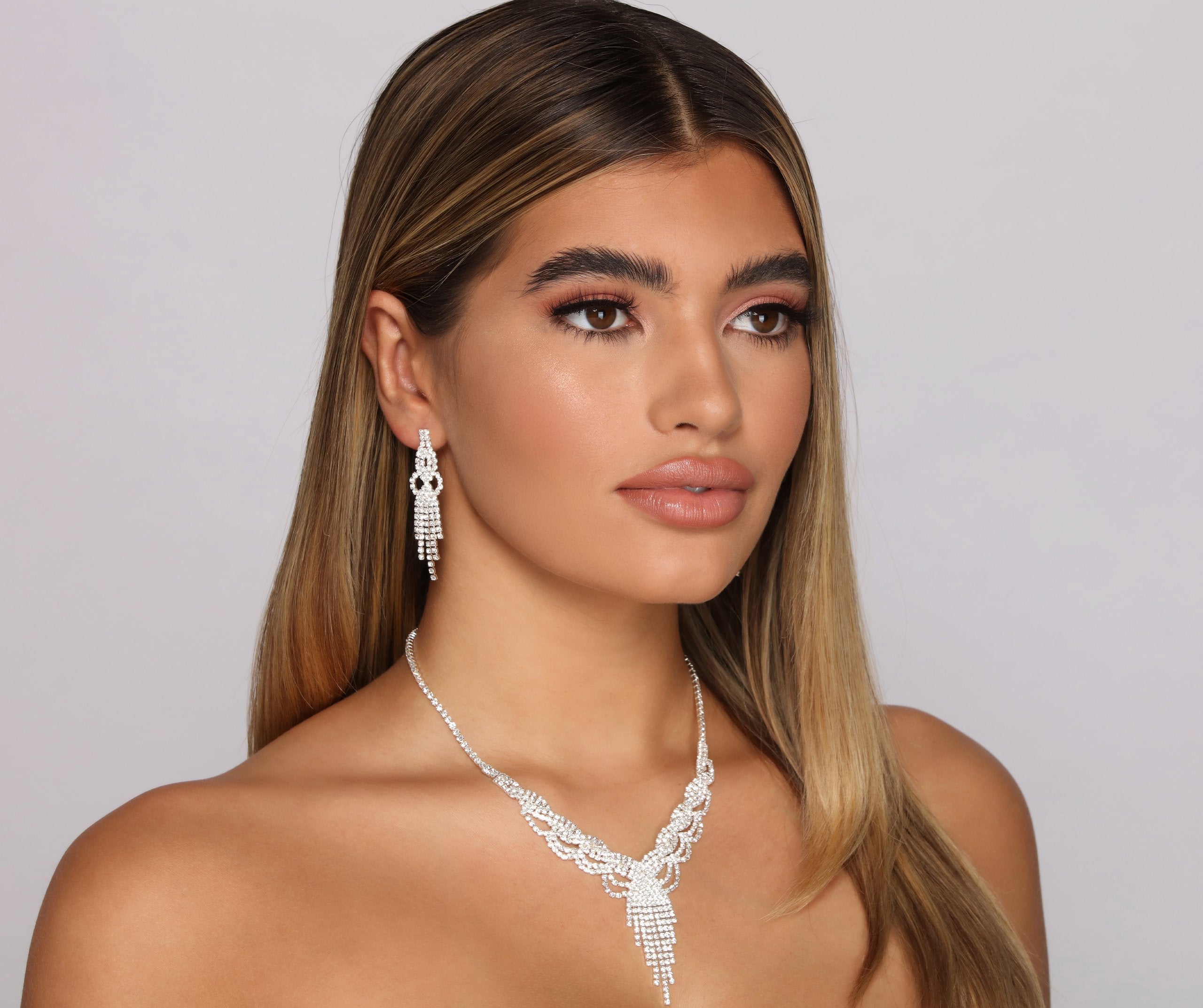 Rhinestone Twist Collar And Fringe Dusters Set - Lady Occasions