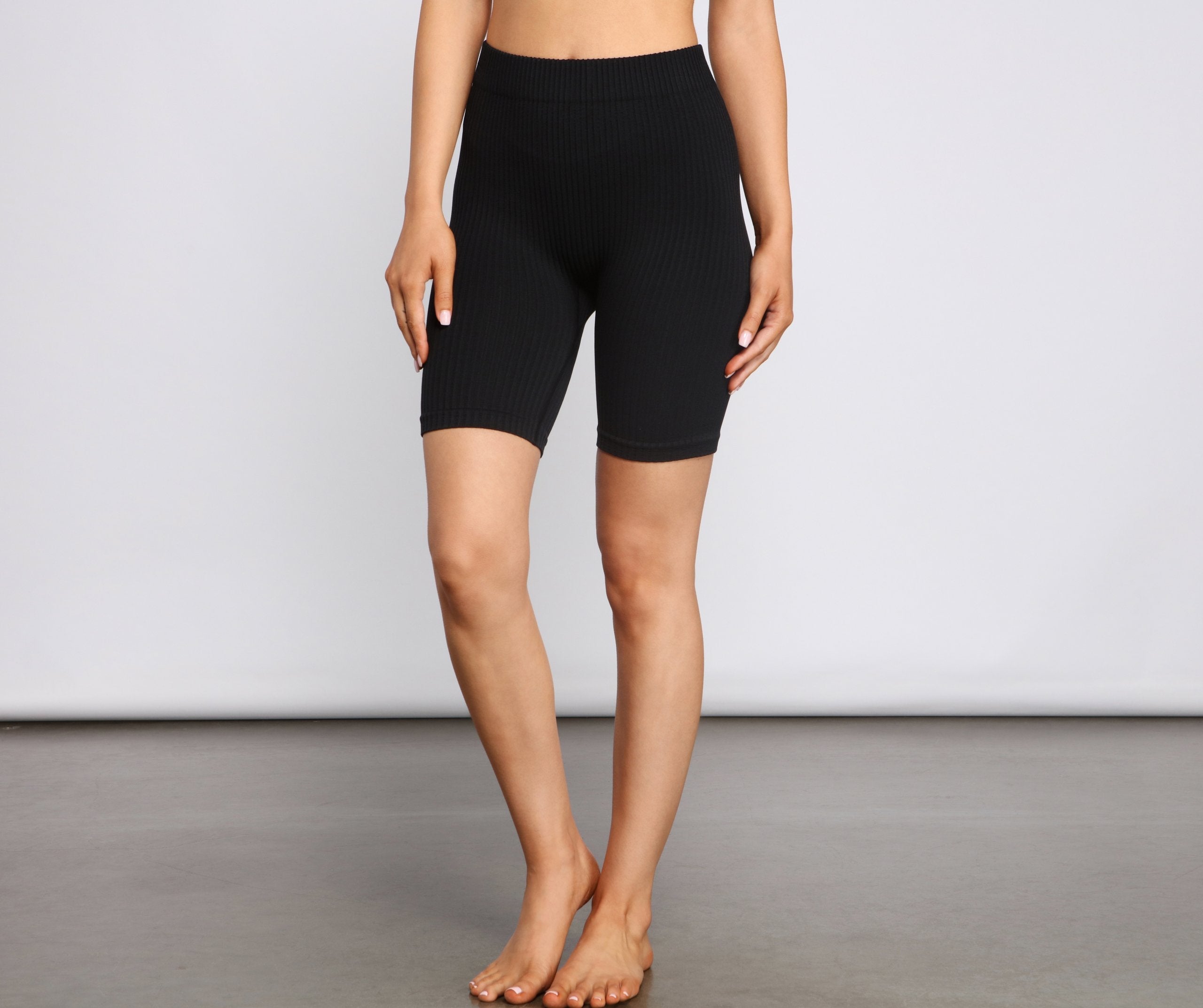 Chic And Seamless Ribbed Biker Shorts - Lady Occasions