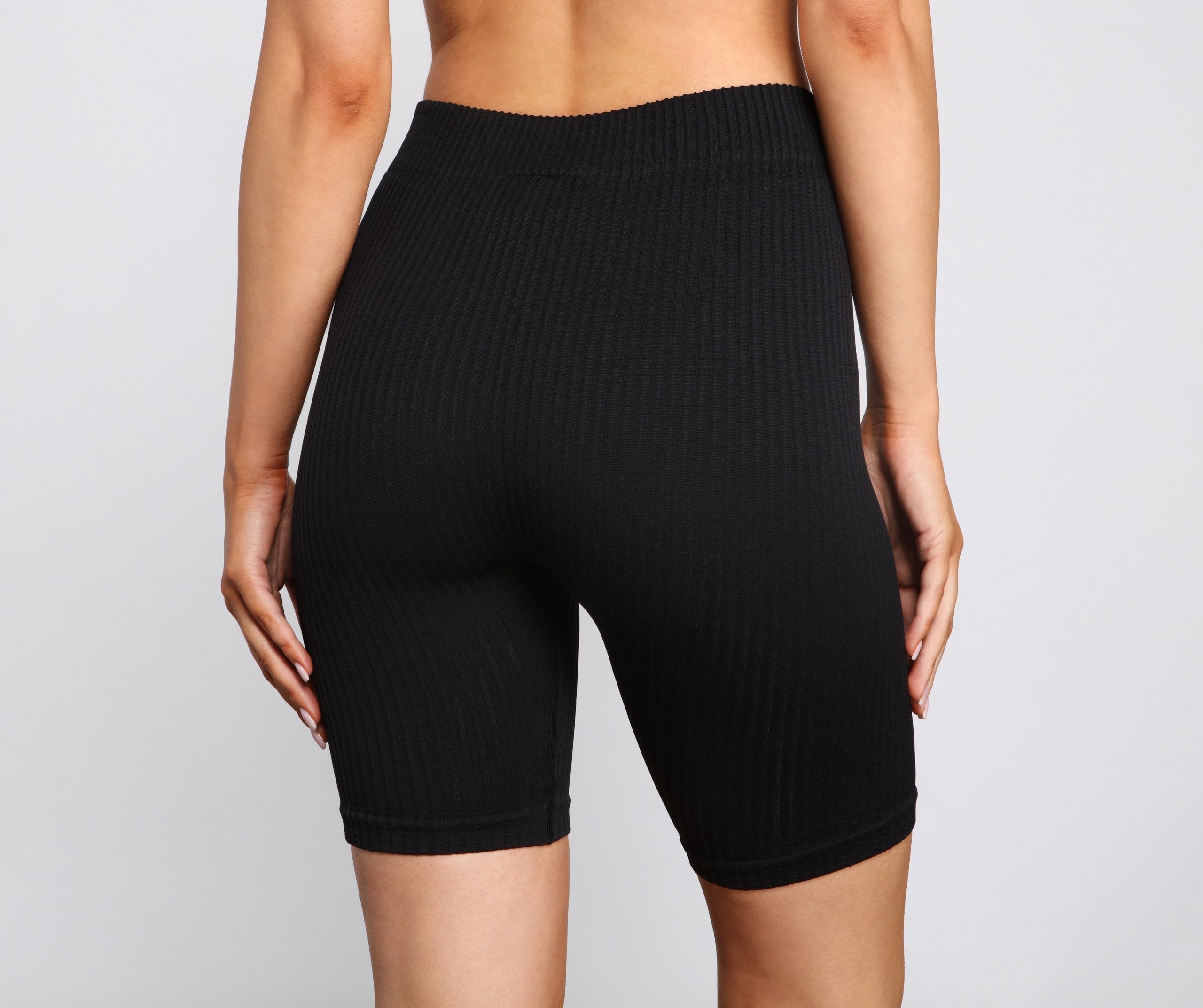 Chic And Seamless Ribbed Biker Shorts - Lady Occasions