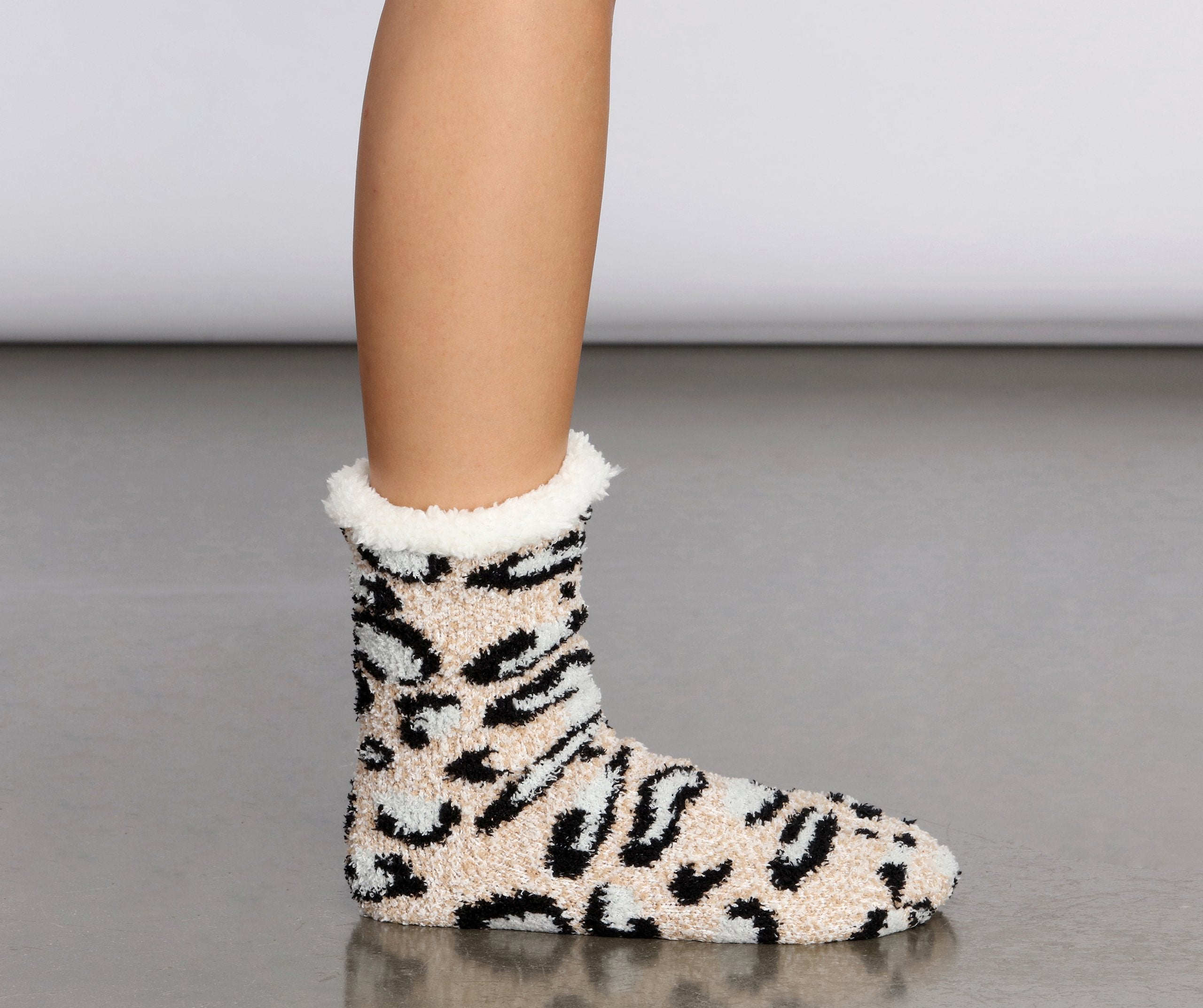 Toasty Toes Non-Slip Fuzzy Socks - Lady Occasions