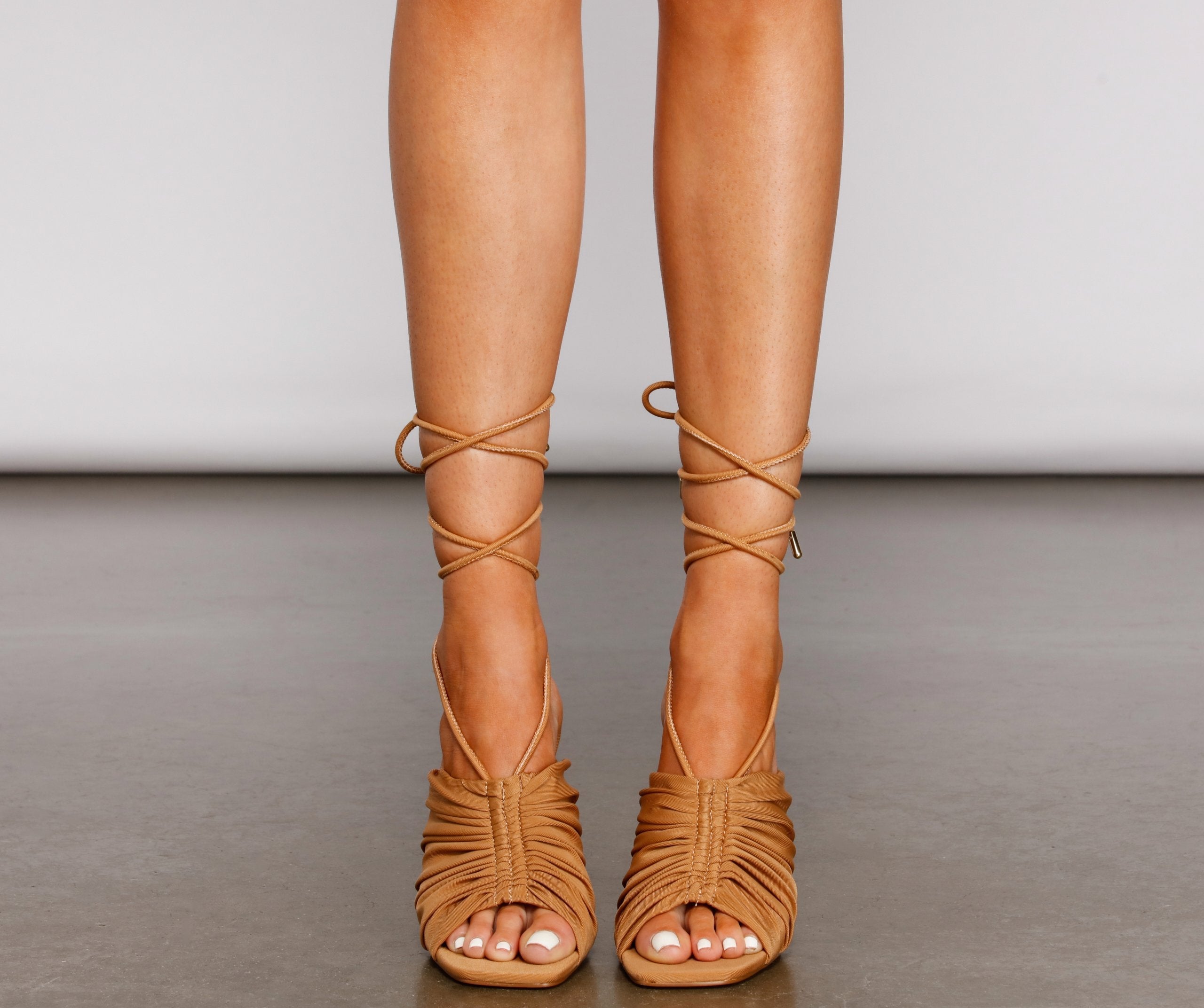 Trendsetting Queen Lace-Up Heels - Lady Occasions