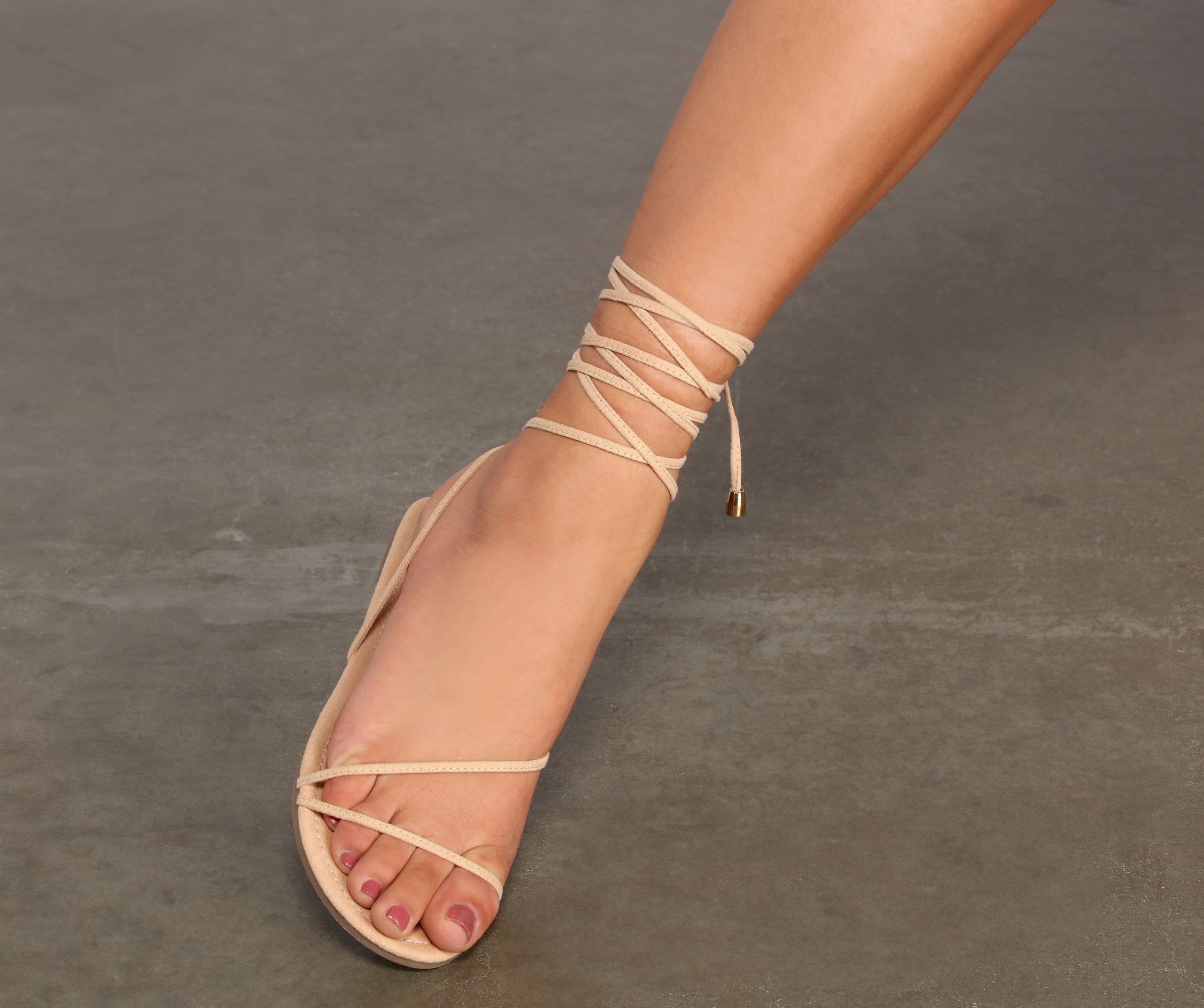 Strappy And Stylish Lace-Up Sandals - Lady Occasions