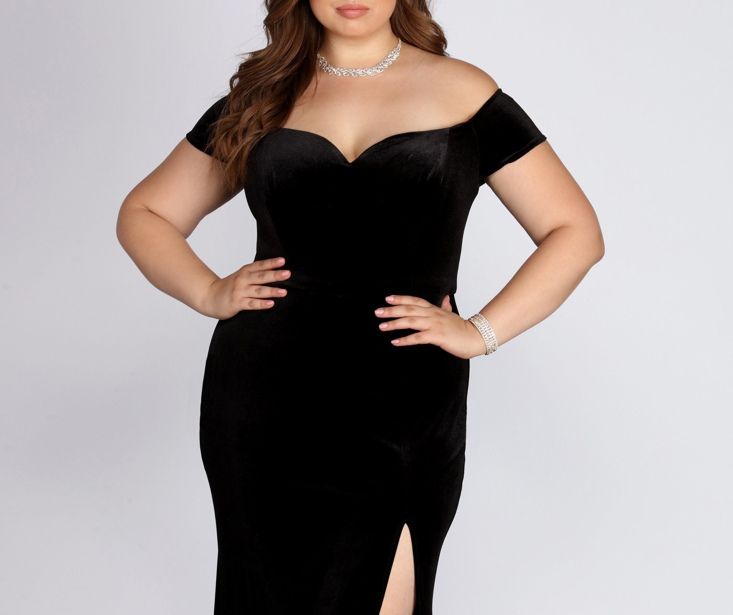 Plus Kira Formal Velvet Sweetheart Dress - Lady Occasions