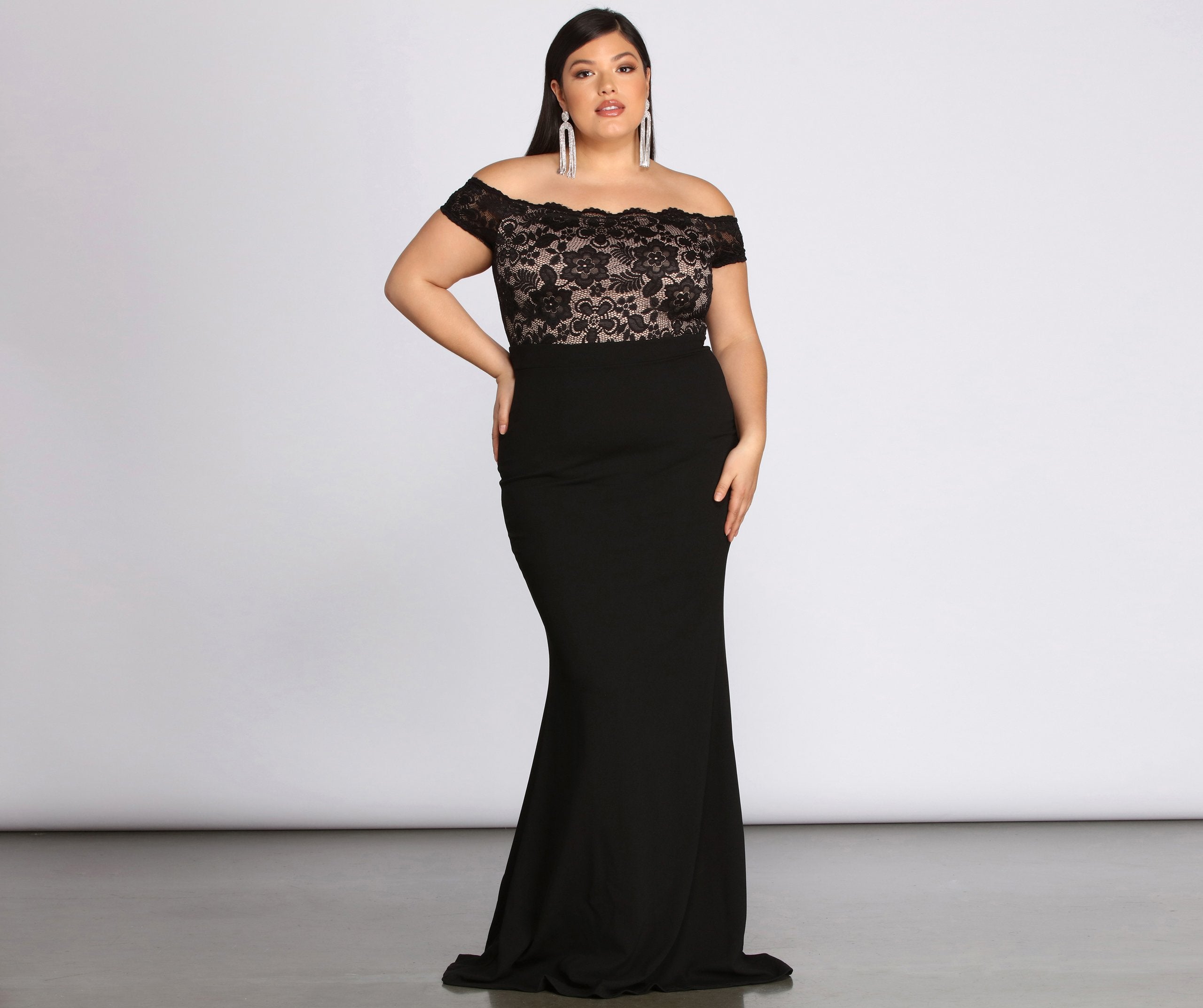 Plus Layla Formal Lace Dress - Lady Occasions