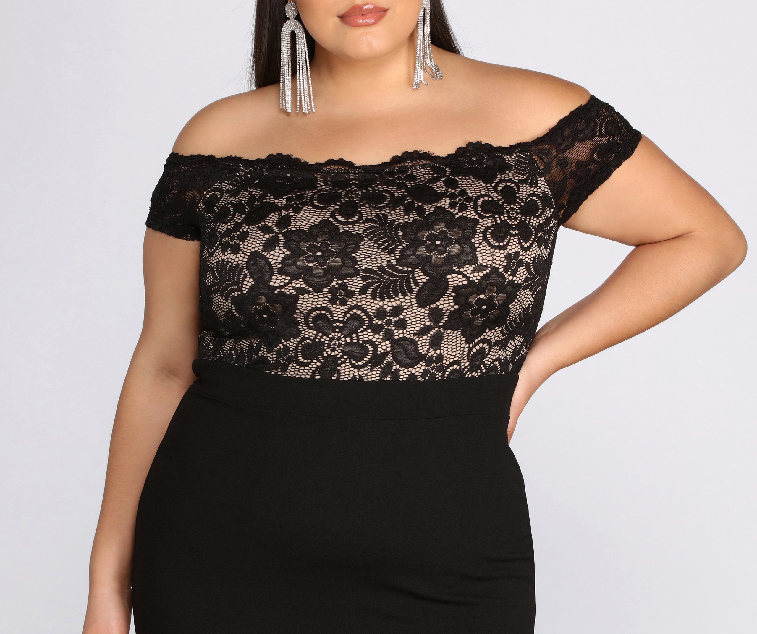 Plus Layla Formal Lace Dress - Lady Occasions