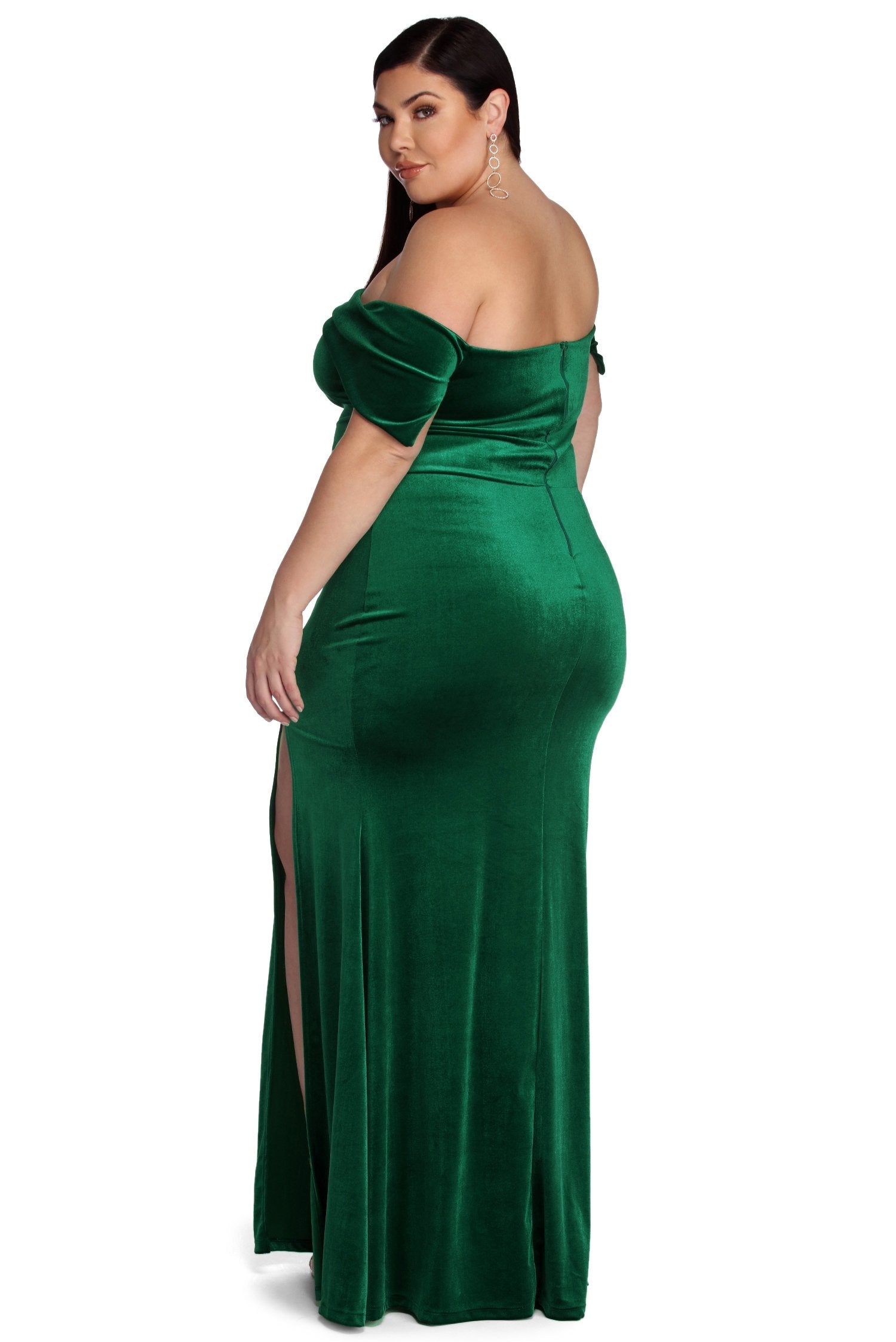 Plus Lilianna Formal Velvet Dress - Lady Occasions